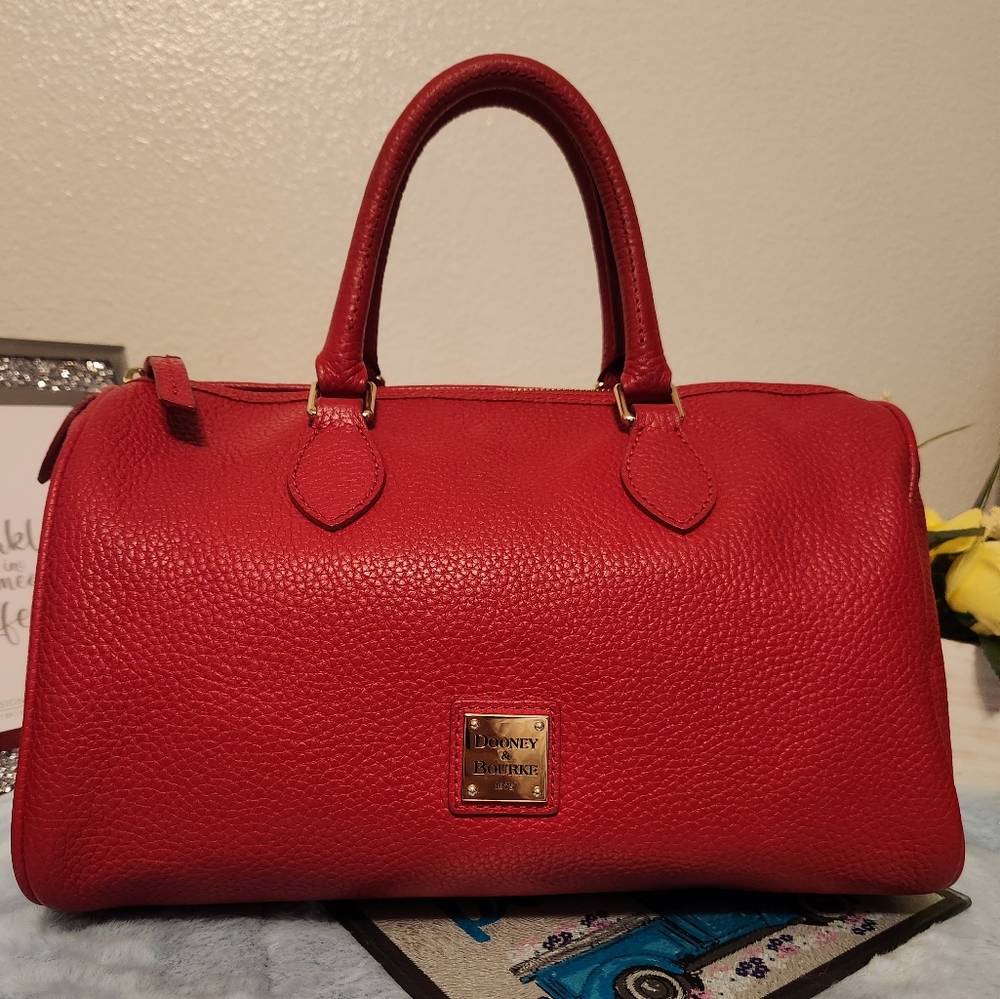 DOONEY AND BOURKE RED HANDBAG/SHOULDER BAG